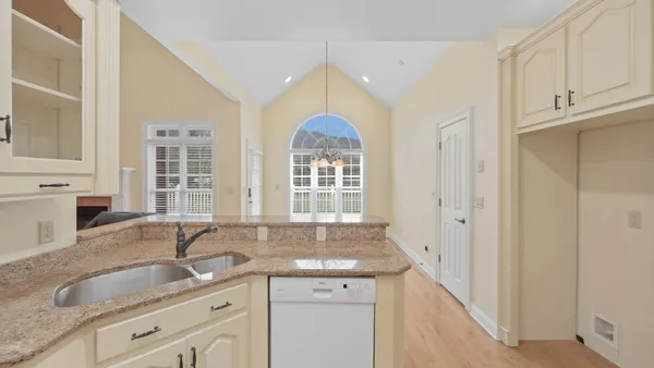 $680,000 | 825 Dennis Avenue, Jasper, TN 37347