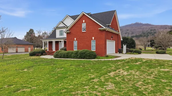$680,000 | 825 Dennis Avenue, Jasper, TN 37347
