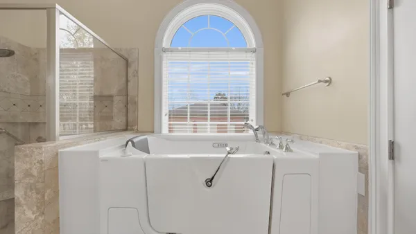 $680,000 | 825 Dennis Avenue, Jasper, TN 37347