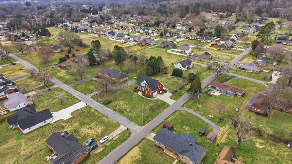 $680,000 | 825 Dennis Avenue, Jasper, TN 37347