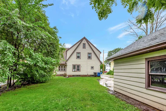 $245,000 | 829 Prospect Avenue, Oshkosh, WI 54901