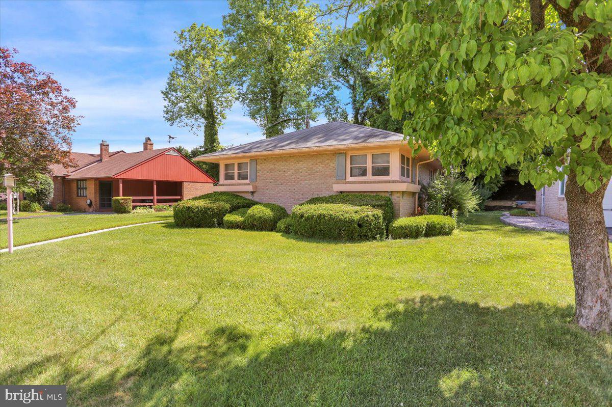 1815 North 16th Street Reading, PA 19604 - Photo 4 of 46