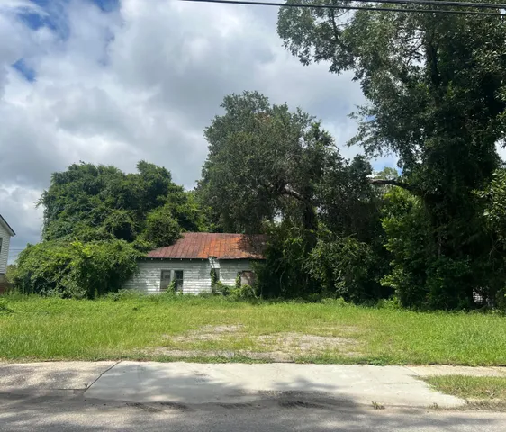 $400,000 | 422 Hampton Street, Walterboro, SC 29488
