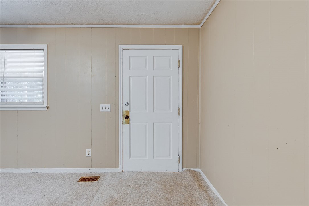 990 Laredo Drive Seneca, SC 29672 - Photo 5 of 28 Gallery Image 5