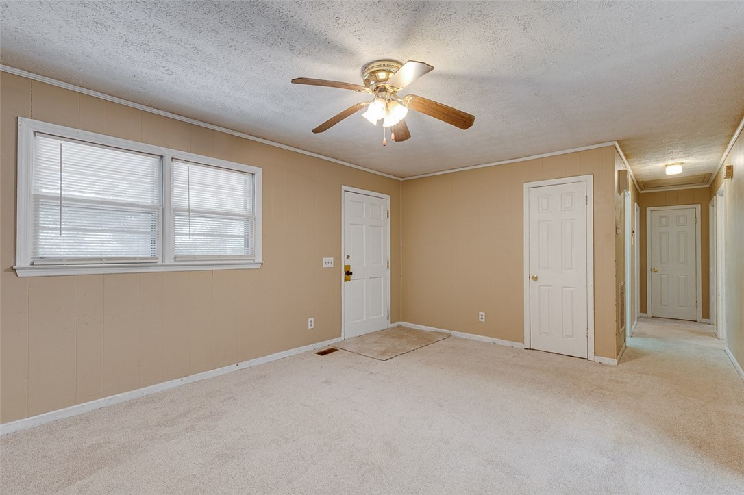 990 Laredo Drive Seneca, SC 29672 - Photo 8 of 28 Gallery Image 8