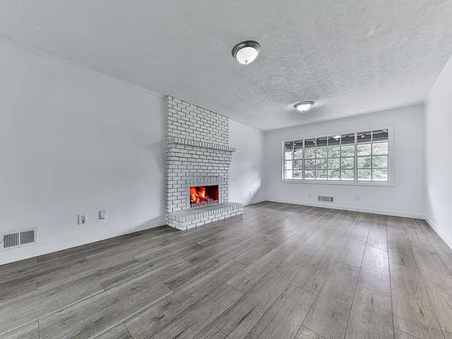 $399,950 | 421 Creek Valley Drive, Woodstock, GA 30188