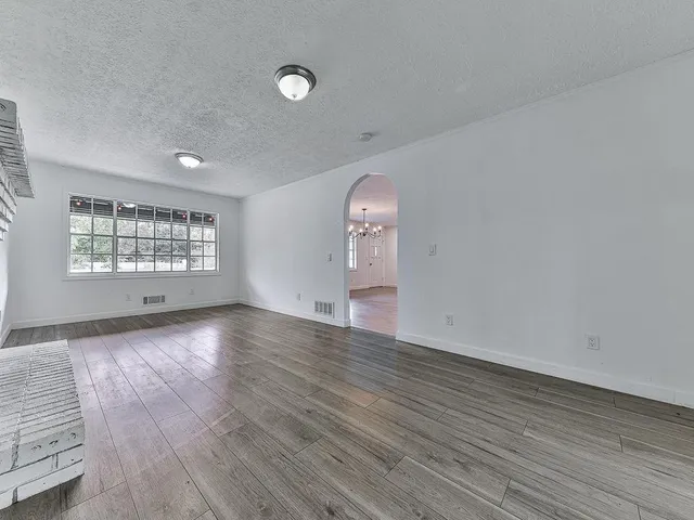 $399,950 | 421 Creek Valley Drive, Woodstock, GA 30188