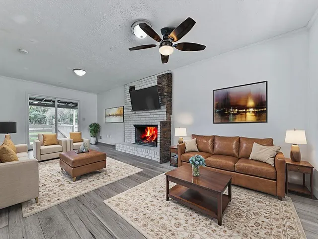 $399,950 | 421 Creek Valley Drive, Woodstock, GA 30188