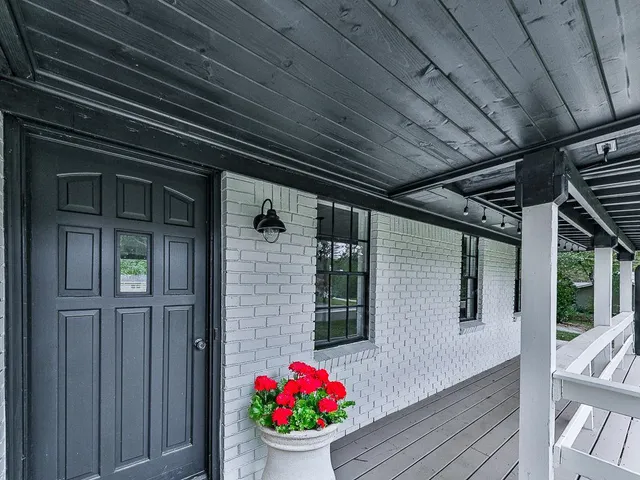 $399,950 | 421 Creek Valley Drive, Woodstock, GA 30188