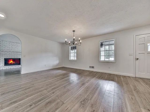 $399,950 | 421 Creek Valley Drive, Woodstock, GA 30188