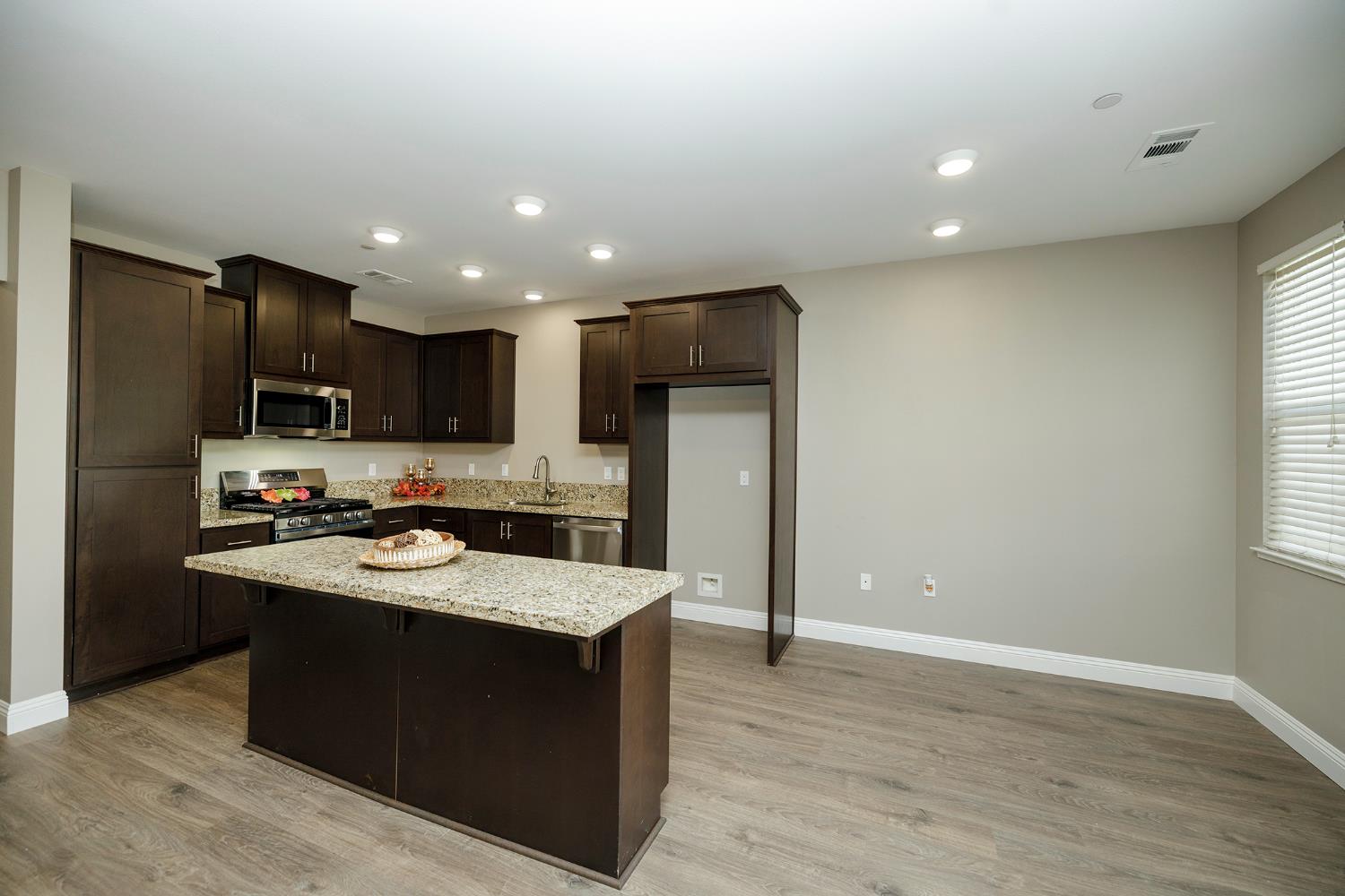 140 Ivy Avenue, Unit 39 Patterson, CA 95363 - Photo 15 of 52