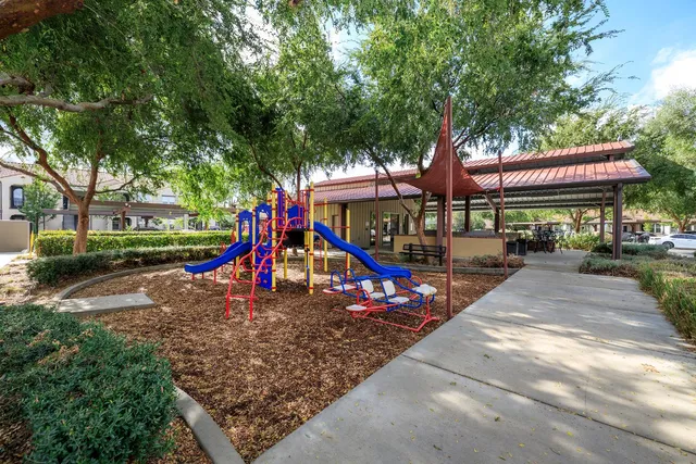 $325,000 | 140 Ivy Avenue, Unit 39, Patterson, CA 95363