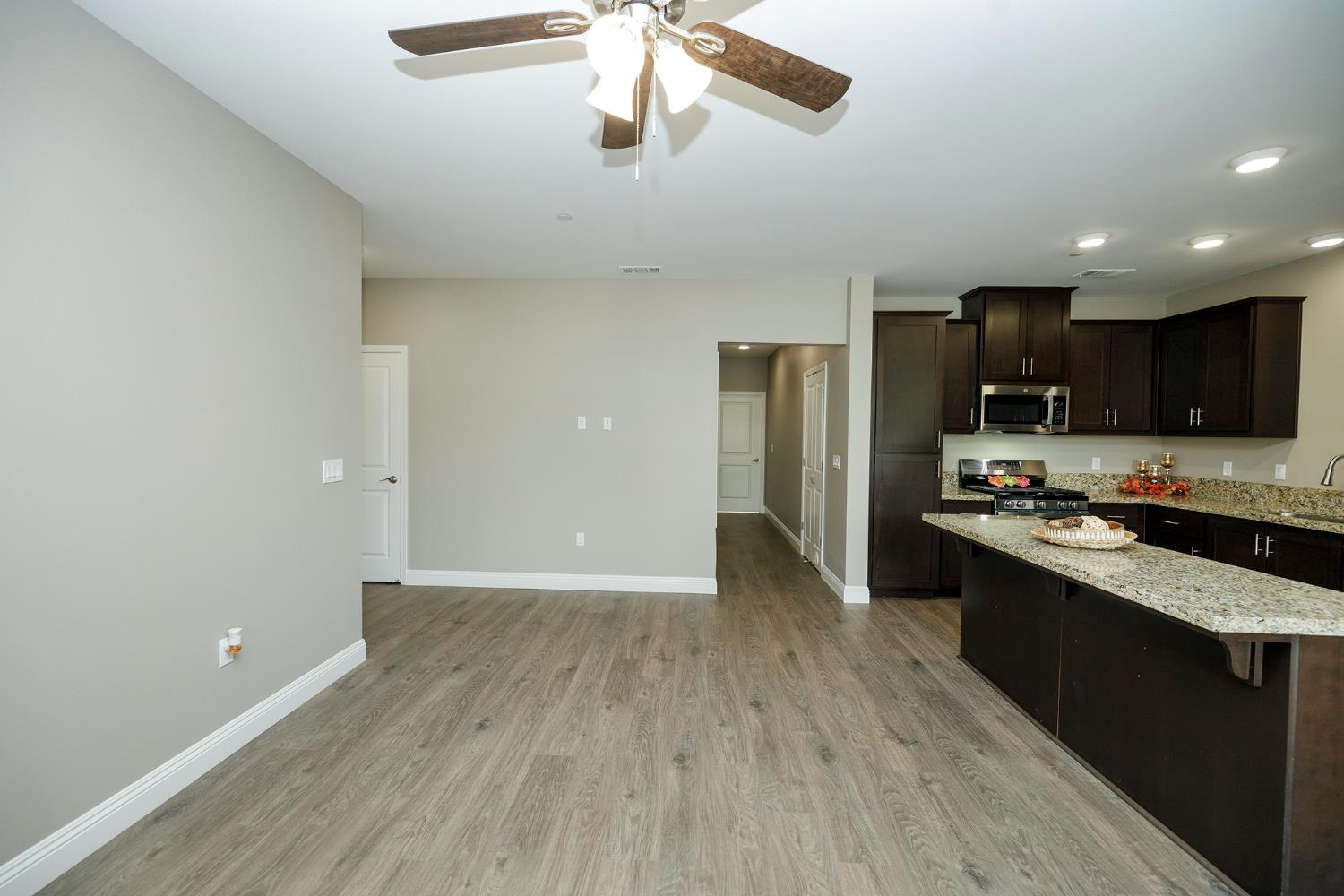 140 Ivy Avenue, Unit 39 Patterson, CA 95363 - Photo 9 of 52