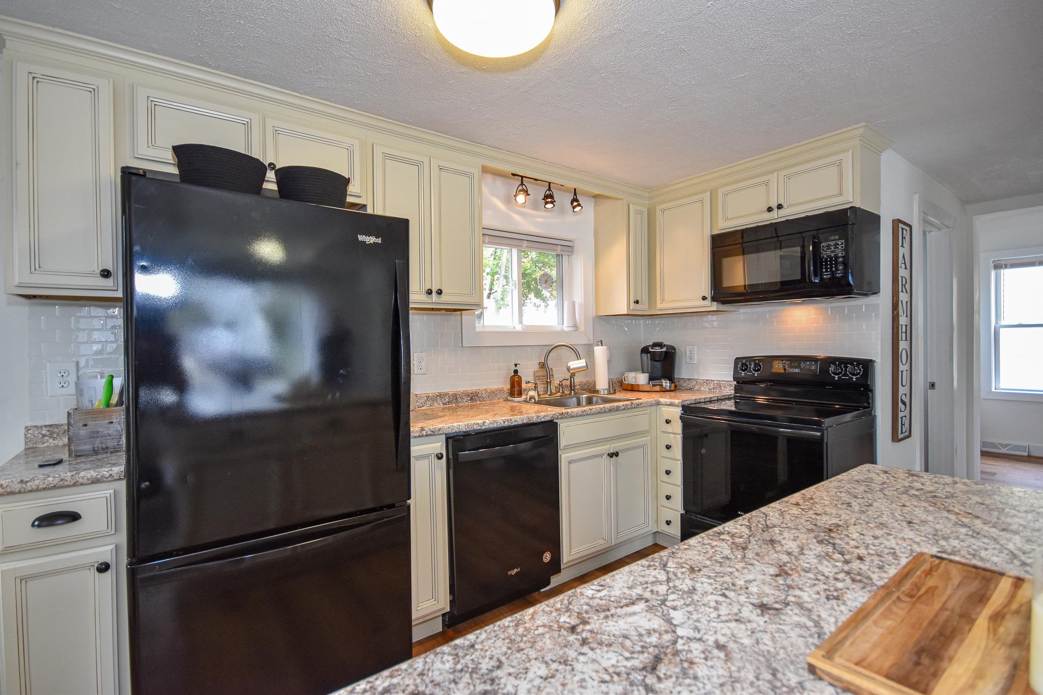 4 Cocheco Avenue Rochester, NH 03868 - Photo 4 of 30 Gallery Image 4