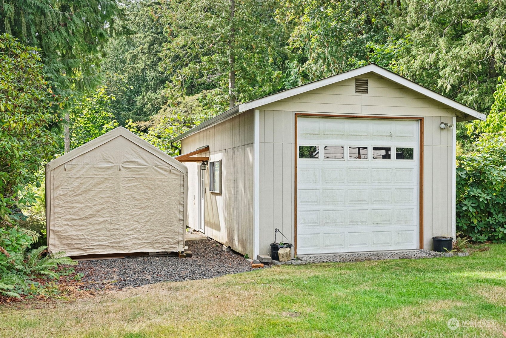 16807 Hallman Road Northwest Poulsbo, WA 98370 - Photo 4 of 34 Gallery Image 4