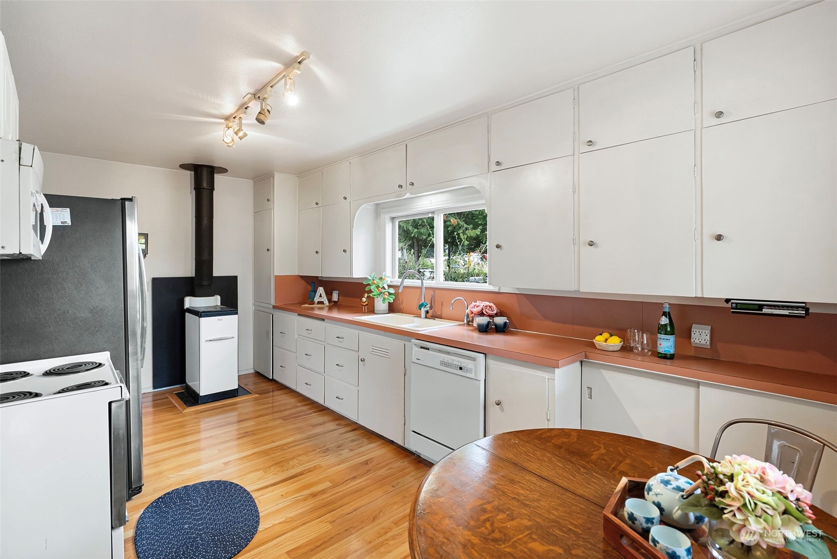 16807 Hallman Road Northwest Poulsbo, WA 98370 - Photo 6 of 34 Gallery Image 6