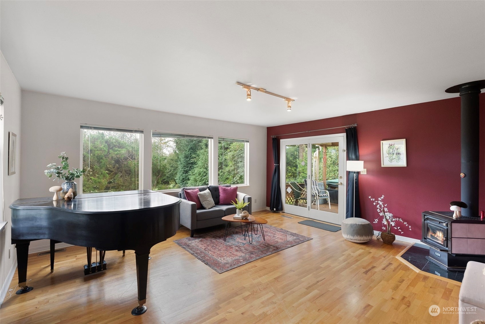 16807 Hallman Road Northwest Poulsbo, WA 98370 - Photo 10 of 34 Gallery Image 10