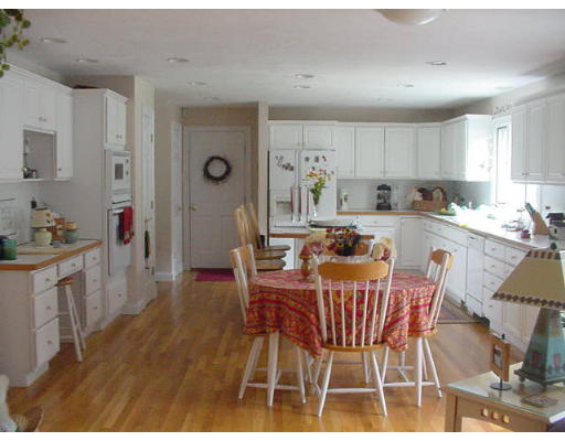 27 Deer Run Road Easton, MA 02356 - Photo 6 of 8 Gallery Image 6