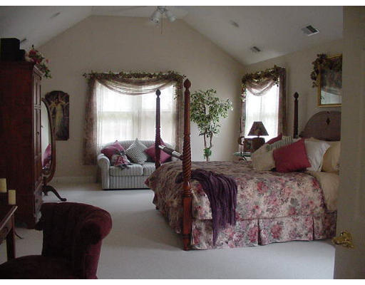 27 Deer Run Road Easton, MA 02356 - Photo 7 of 8 Gallery Image 7