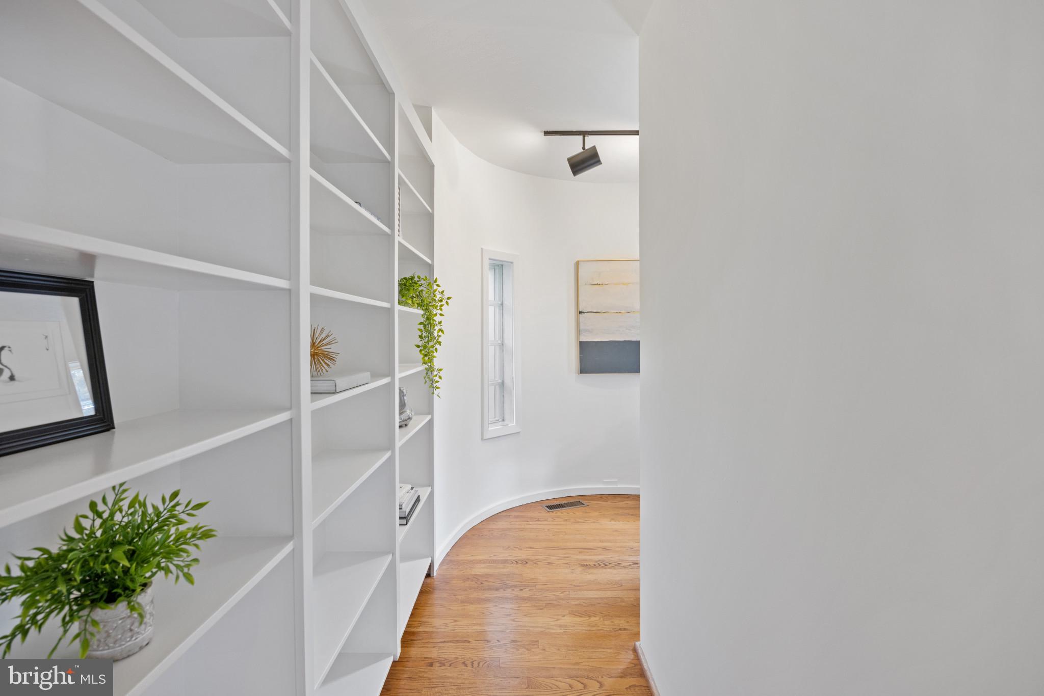 7828 Southdown Road Alexandria, VA 22308 - Photo 22 of 50 Built ins next to private office