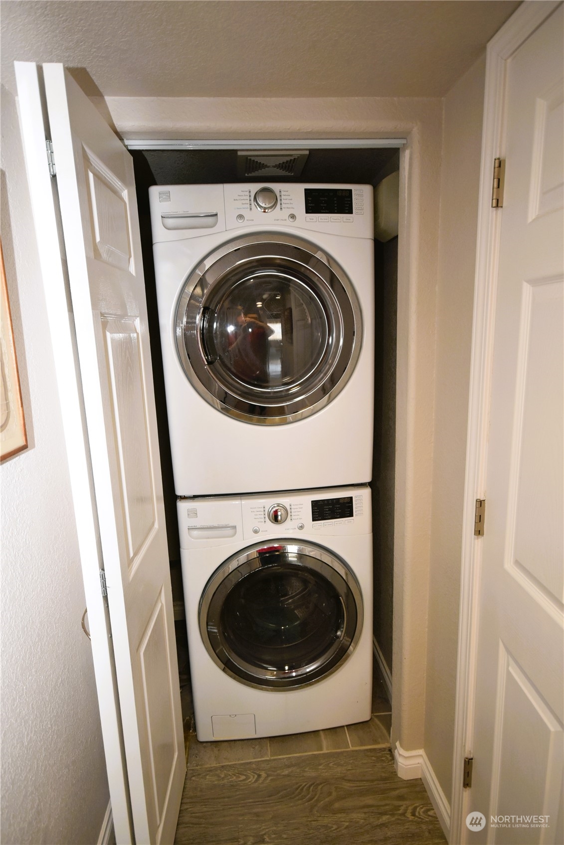 8124 East Daniels Loop Port Orchard, WA 98366 - Photo 21 of 24 a utility room with dryer and washer
