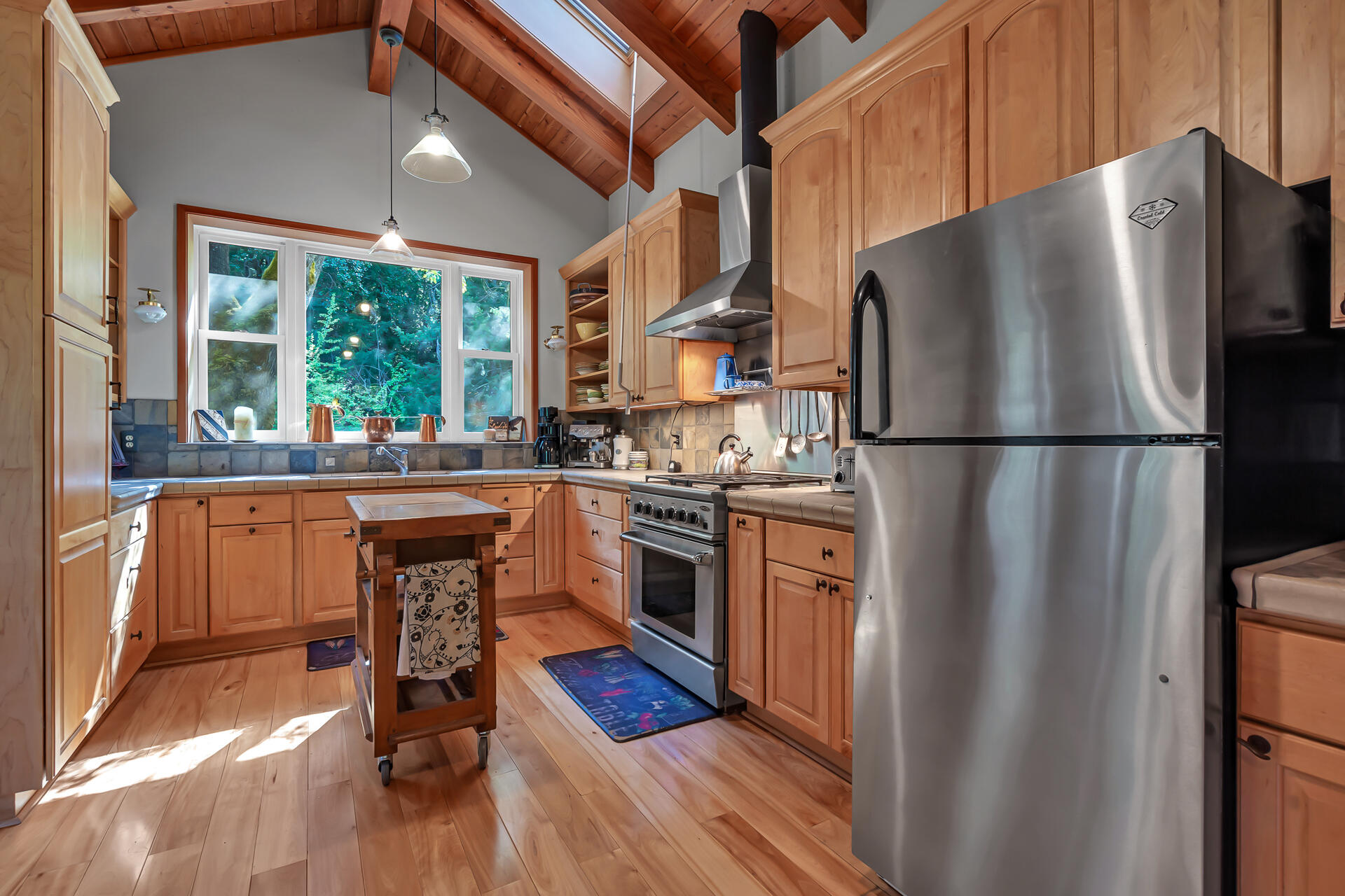 9490 St John Road Hyampom, CA 96046 - Photo 28 of 56 Kitchen