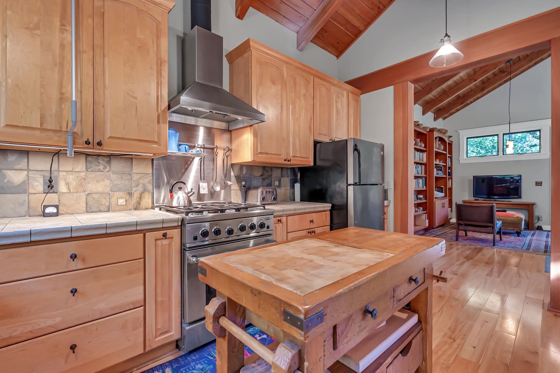 9490 St John Road Hyampom, CA 96046 - Photo 30 of 56 Kitchen