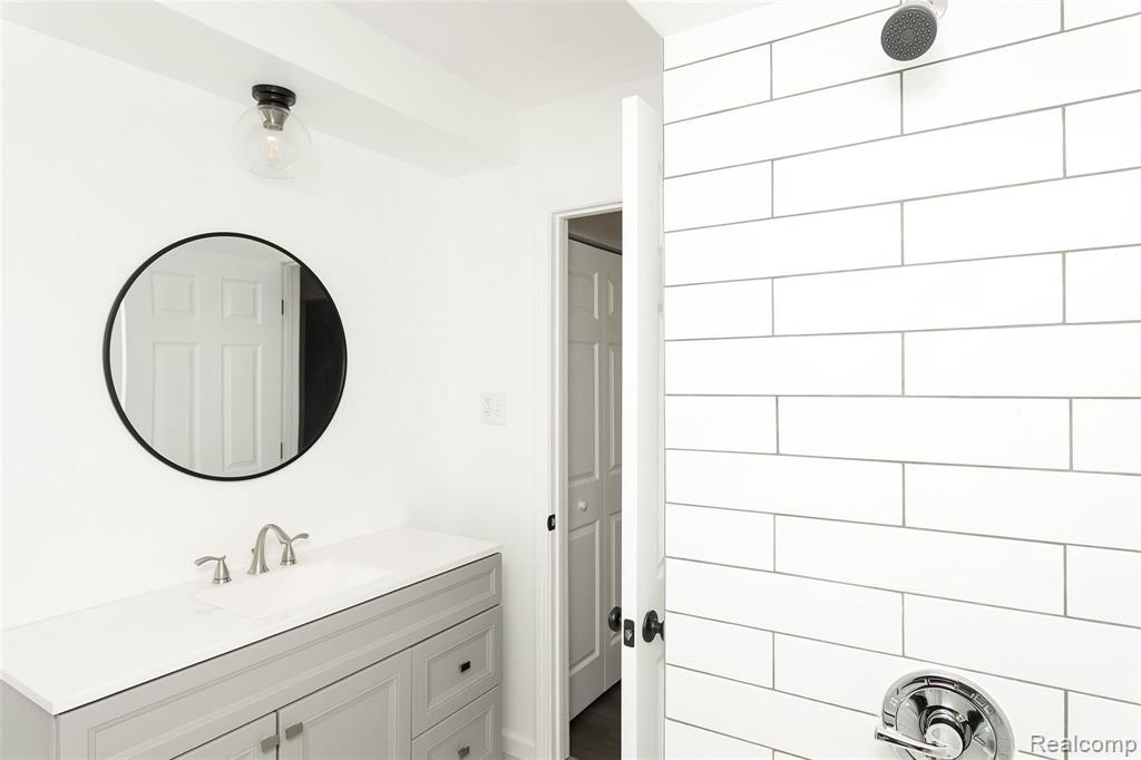 3350 Greenfield Road, Unit 17 Royal Oak, MI 48073 - Photo 17 of 19