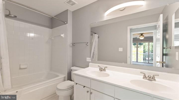 1918 Crescent Park Drive Reston, VA 20190 - Photo 20 of 33 Modern bathroom with natural light.