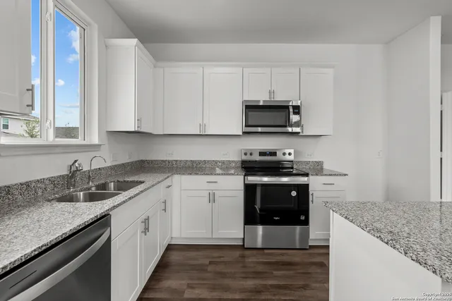 $445,010 | 221 Grazing Meadow, Boerne, TX 78006