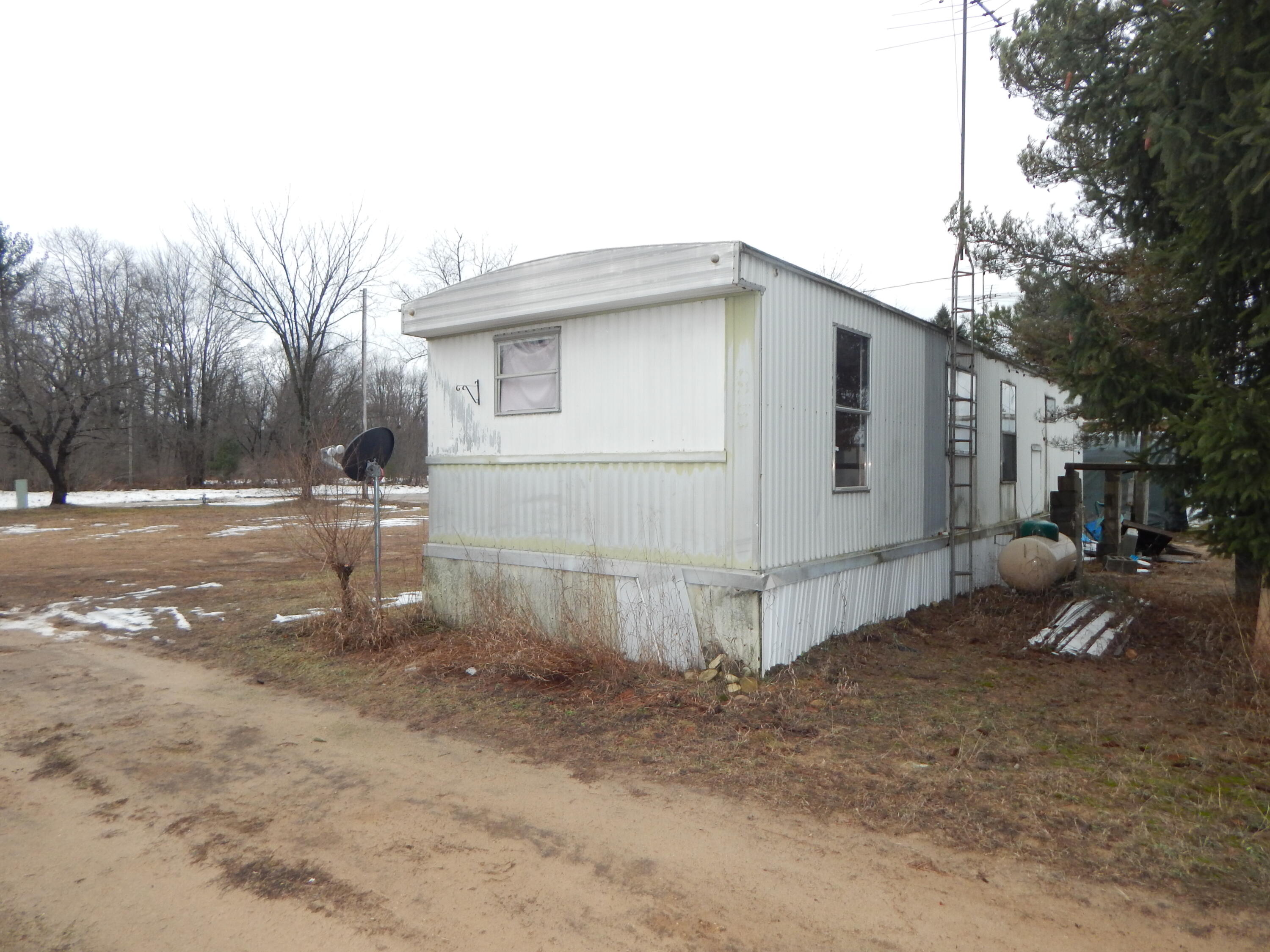 17824 Vondra Road Thompsonville, MI 49683 - Photo 8 of 21 DSCN0643