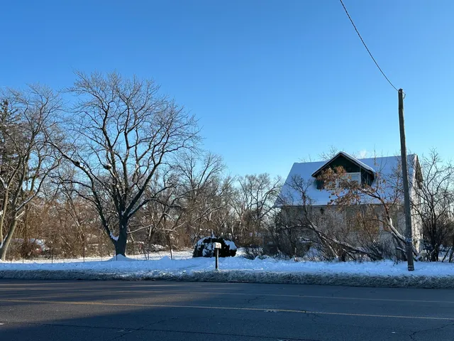 $950,000 | 1939 East Touhy Avenue, Des Plaines, IL 60018