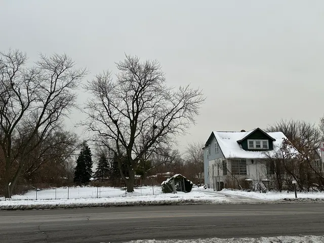 $950,000 | 1939 East Touhy Avenue, Des Plaines, IL 60018