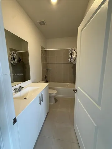 $2,425 | 2582 Southeast 29th Street, Unit 2582, Homestead, FL 33035