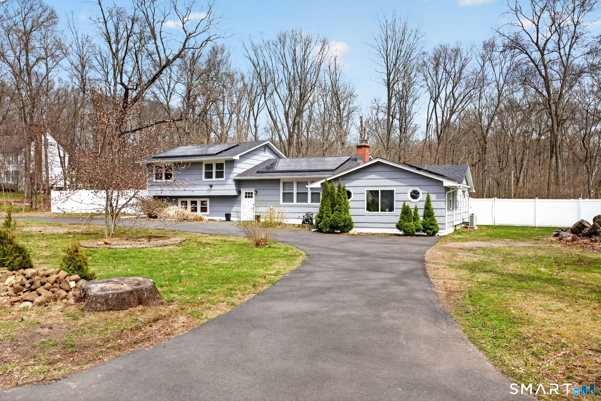 375 Sea Hill Road North Branford, CT 06471 - Photo 4 of 46