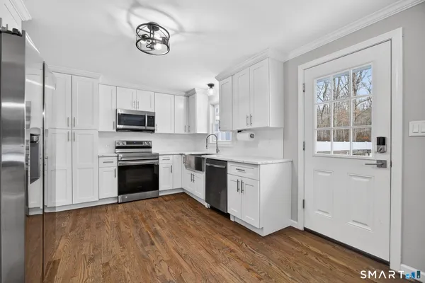 $619,000 | 375 Sea Hill Road, North Branford, CT 06471