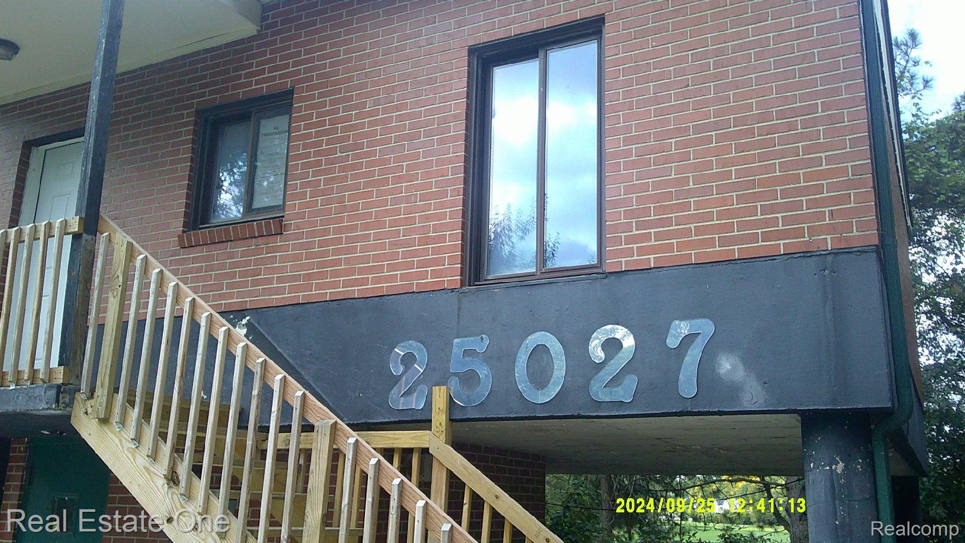 25027 Graham Road Redford, MI 48239 - Photo 3 of 20 Gallery Image 3