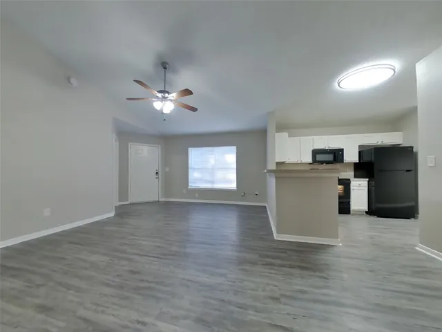 $1,559 | 3114 Kelling Street, Houston, TX 77045