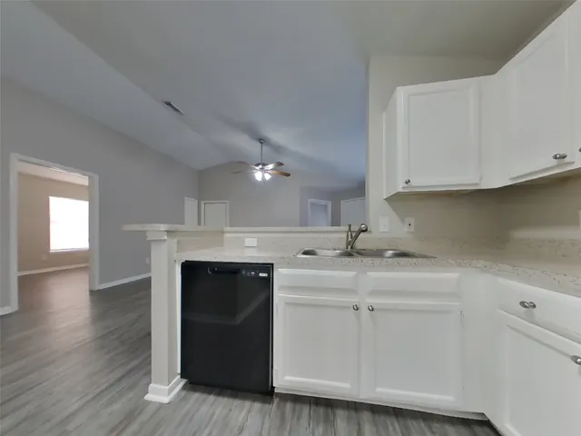 $1,559 | 3114 Kelling Street, Houston, TX 77045