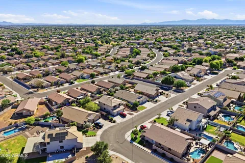 $415,000 | 7650 West Foothill Drive, Peoria, AZ 85383