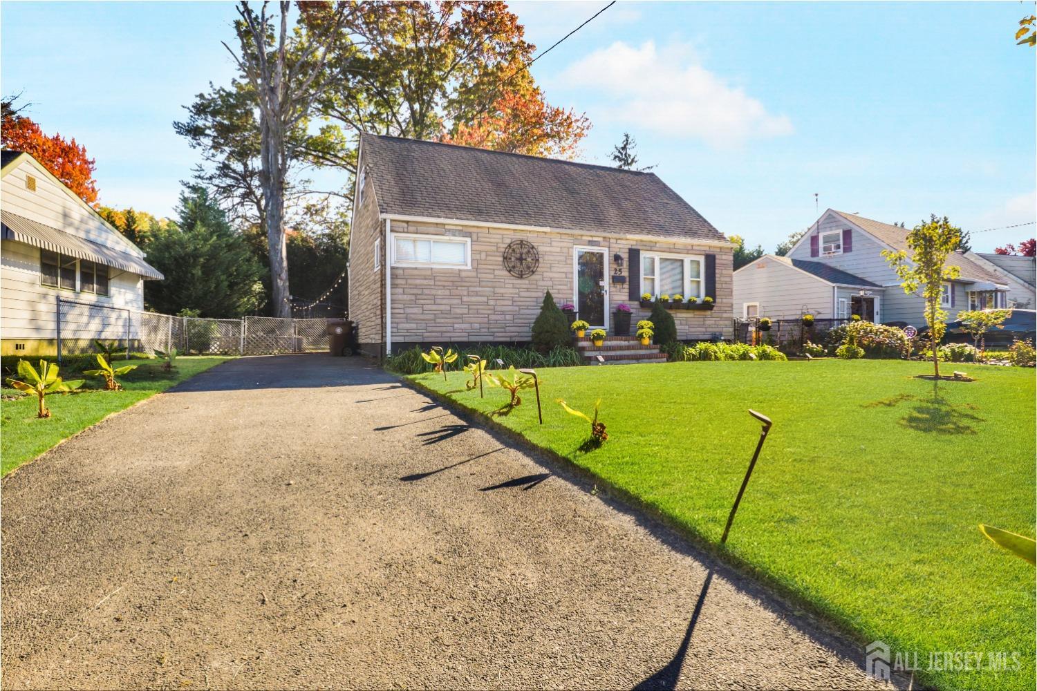 25 Wilcox Road New Brunswick, NJ 08901 - Photo 3 of 34