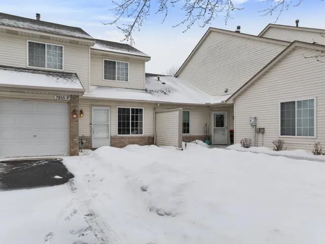 $224,900 | 7855 Forest Boulevard, Unit F, Woodbury, MN 55125