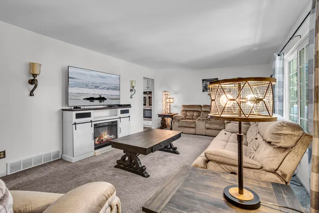 $339,500 | 2466 Smiley Way, Jackson, MI 49203