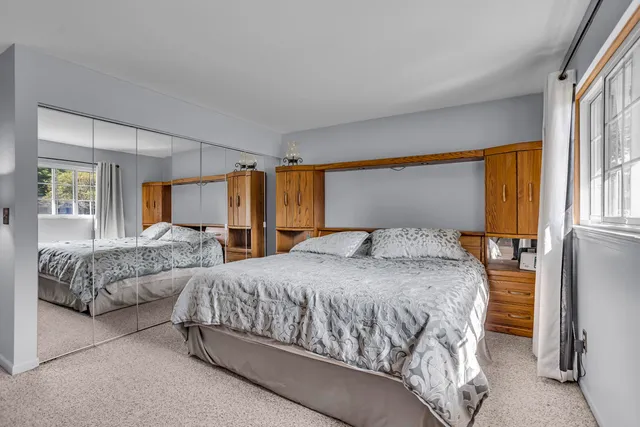 $339,500 | 2466 Smiley Way, Jackson, MI 49203