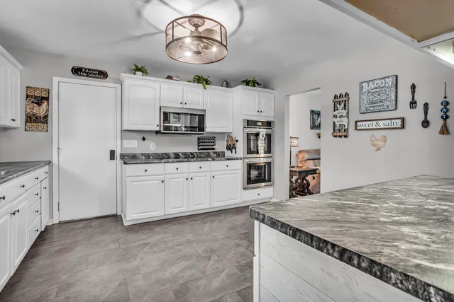 $339,500 | 2466 Smiley Way, Jackson, MI 49203