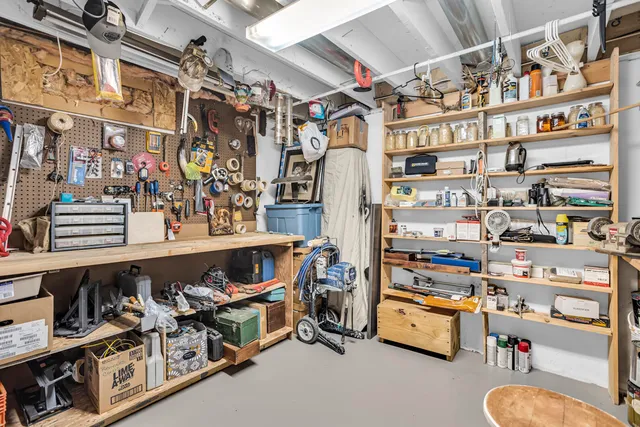 $339,500 | 2466 Smiley Way, Jackson, MI 49203