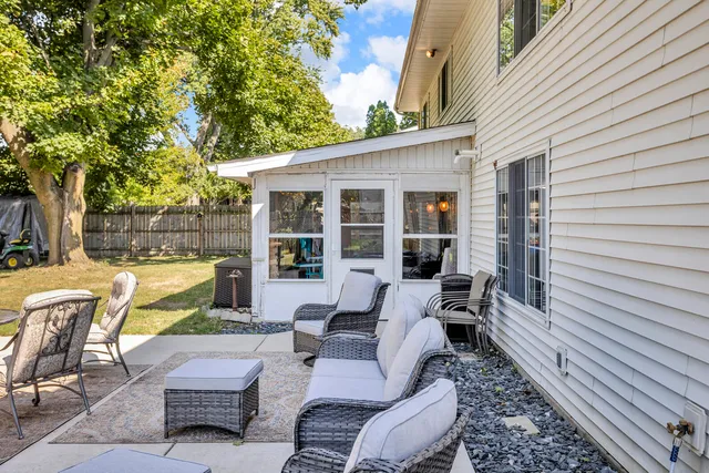 $339,500 | 2466 Smiley Way, Jackson, MI 49203