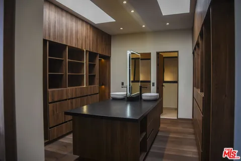 $675,000 | 1 La Espiga Avenue, Unit 108, Other, XX 76146