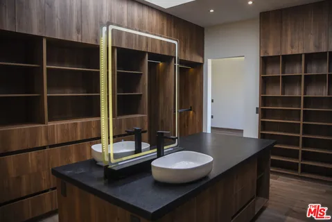 $675,000 | 1 La Espiga Avenue, Unit 108, Other, XX 76146