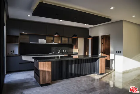 $675,000 | 1 La Espiga Avenue, Unit 108, Other, XX 76146